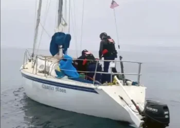US Coast Guard Intercepts Sailboat with 16 Mexican Migrants Off California Coast